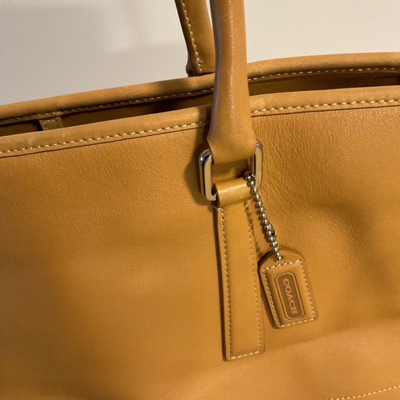 Vintage Coach leather tan tote - Picture 3 of 15